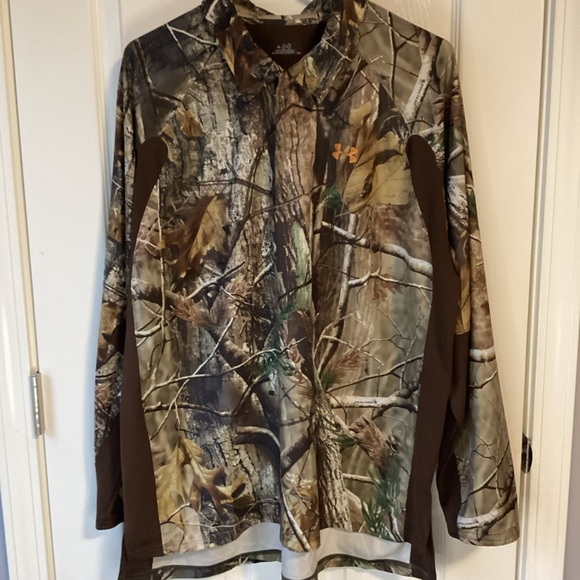 Under Armour camo dri fit shirt with three button neckline-size XL - Picture 1 of 5
